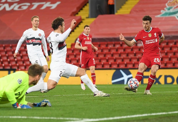 UEFA Champions League: Jota dễ dàng đệm vào lưới trống đưa Liverpool dẫn trước