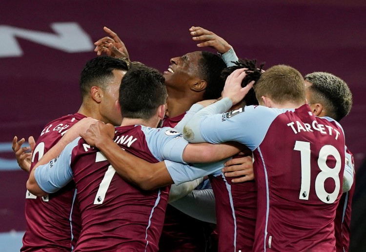 Premier League: thầy trò Dean Smith vẫn đang còn trong tay 2 trận chưa đá