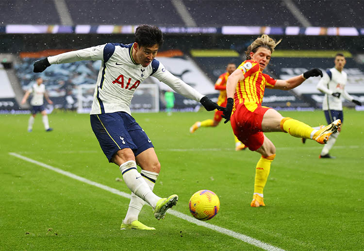 英格兰足总杯 托特纳姆热刺 的孙兴慜传球到禁区