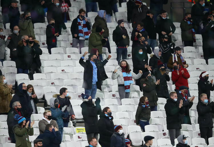 NHM môn thể thao vua đánh giá tác động của công nghệ VAR đối với Premier League.