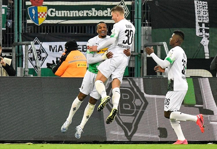 Soi kèo Bundesliga 2021 Bayern vs Monchengladbach.