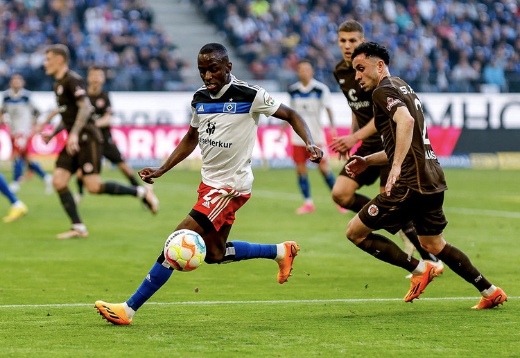 Jean-Luc Dompe là cầu thủ quan trọng giúp Hamburg thăng hạng Bundesliga
