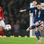 စကော့တလန် အသင်းဟာ ၁၉၉၈ ကမ္ဘာ့ဖလား ပြိုင်ပွဲ နောက်ပိုင်း ပထမဦးဆုံး အကြိမ် အဖြစ် ခြေစစ်ပွဲ အောင်မြင်ခဲ့တာ ဖြစ်ပါတယ်။