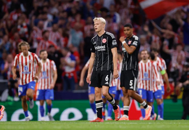 欧冠联赛  法兰克福的奥斯卡·霍伊伦德因伤缺阵，无缘与哥哥的同场较量。