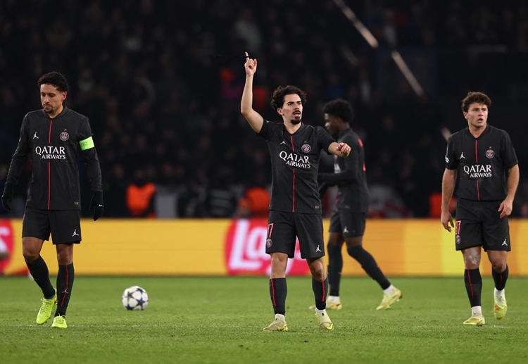 欧冠联赛 上演帽子戏