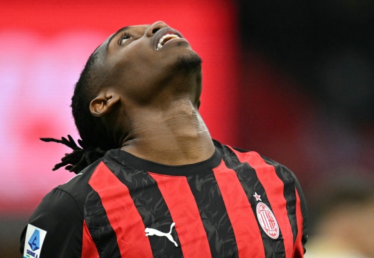 ပရီးမီးယားလိဂ် ကလပ် အာဆင်နယ် ကတော့ အေစီမီလန် တောင်ပံ တိုက်စစ် ကစားသမား ရာဖေးလ် လီယာအို ကို ပေါင် ၇၀.၄ သန်း ကနေ ပေါင် ၇၄.၈ သန်း ကြား ပမာဏနဲ့ ကမ်းလှမ်းဖို့ ရှိနေပါတယ်။