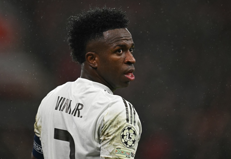 ဆီမီညို ကတော့ ဒီရာသီမှာ ဘုန်းမောက် အတွက် ဆက်တိုက် ခြေစွမ်းပြနေတာကြောင့် ပရီးမီးယားလိဂ် ထိပ်တန်း ကလပ်တွေရဲ့ ပစ်မှတ်ထားခြင်း ခံနေရတာ ဖြစ်ပါတယ်။